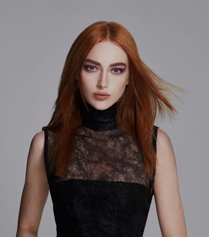 Capelli lunghi lisci rosso rame inverno 2020 2021