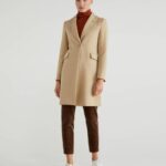 Cappottino beige Benetton collezione autunno inverno 2020 2021
