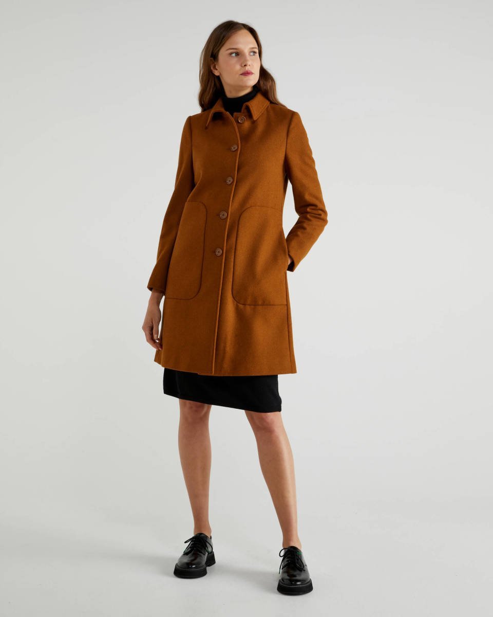 Cappotto Benetton colore marrone collezione inverno 2020 2021