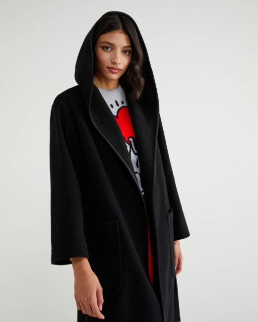 Cappotto a vestaglia nero Benetton inverno 2020 2021 Cappotto a vestaglia nero Benetton inverno 2020 2021