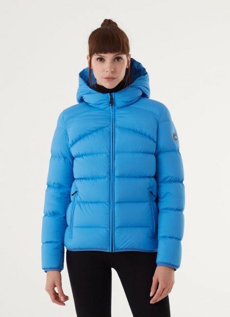 Nuovo piumino pesante donna Colmar inverno 2021 in tessuto opaco Nuovo piumino pesante donna Colmar inverno 2021 in tessuto opaco