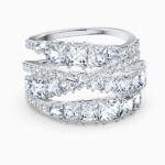 Anello Swarovski Twist Wrap collezione inverno 2020 2021