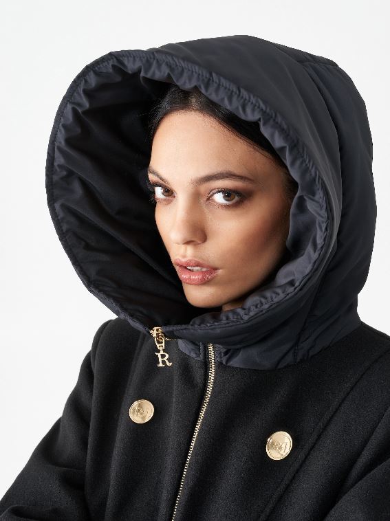 Cappotto Rinascimento con cappuccio collezione inverno 2020 2021
