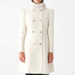 Cappotto bianco doppiopetto con collo in ecopelliccia Rinascimento