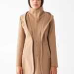 Cappotto con cappuccio color cammello Rinascimento