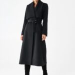 Cappotto nero a vestaglia Rinascimento inverno 2020 2021