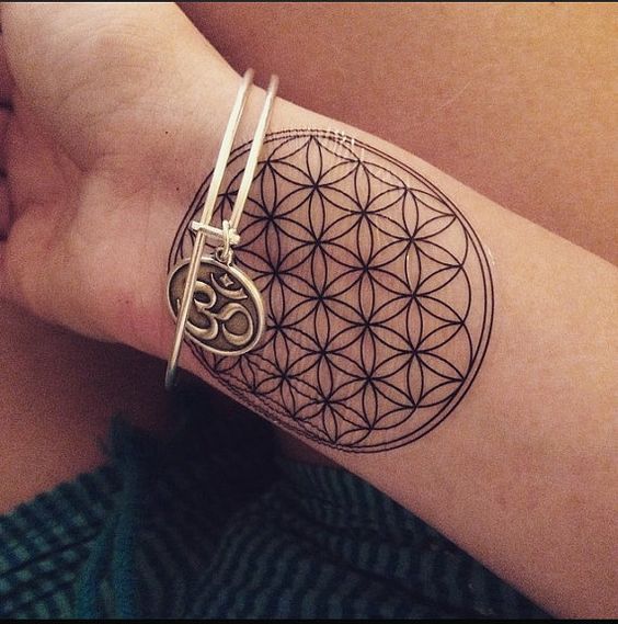 Idea Tatuaggio Fiore della Vita Lei Trendy