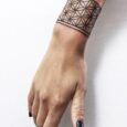 Tatuaggio a bracciale Fiore della Vita