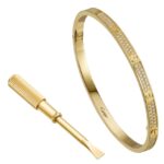 Bracciale Love Cartier con pave di diamanti in oro giallo modello piccolo