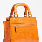 Borsa Guess elegante arancione modello Katey Primavera Estate 2021