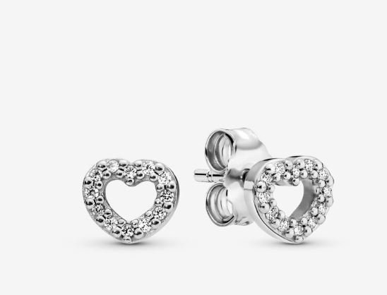 Orecchini a lobo a forma di cuore Pandora in argento Orecchini a lobo a forma di cuore Pandora in argento