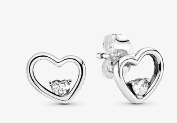 Orecchini cuore Pandora San Valentino 2021 Orecchini cuore Pandora San Valentino 2021