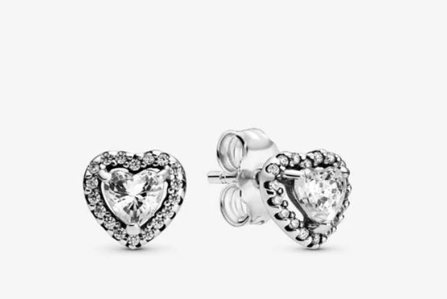 Pandora orecchini a cuore in argento San Valentino 2021 Pandora orecchini a cuore in argento San Valentino 2021