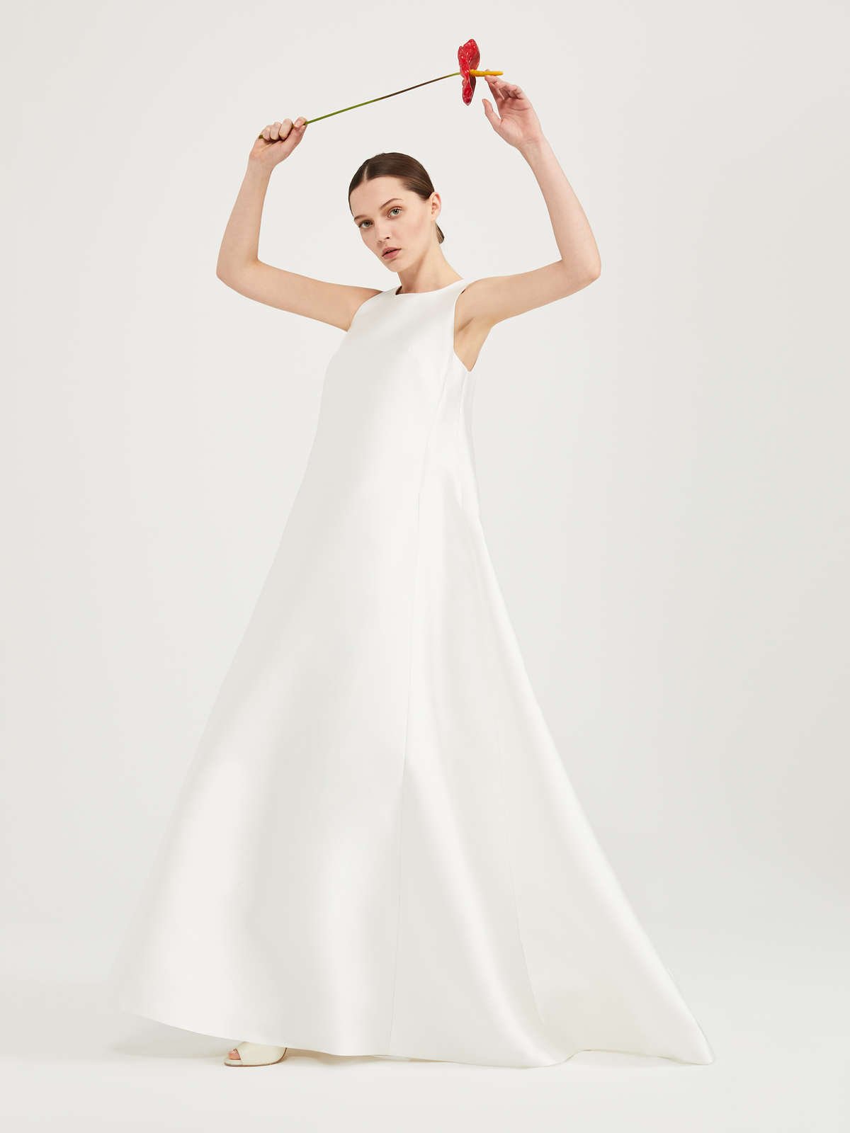 Abito da sposa minimalista Max Mara modello Lucerna 2021 prezzo 1980 euro