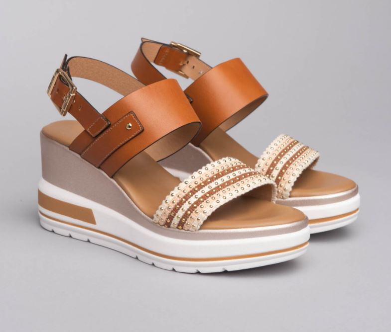 Sandali con zeppa Nero Giardini moda estate 2021