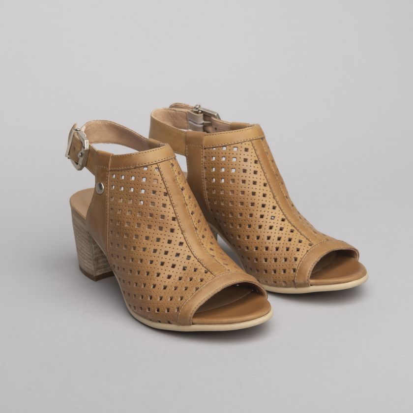 Sandali spuntati in pelle color cuoio NG 2021