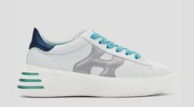 Sneakers bianche con lacci turchese Hogan Rebel collezione 2021 Sneakers bianche con lacci turchese Hogan Rebel collezione 2021
