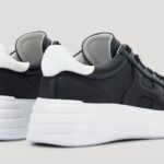 Sneakers donna Hogan Rebel in pelle nera collezione primavera estate 2021