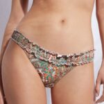 Bikini Calzedonia con reggiseno a triangolo e brasiliana 2021