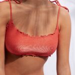 Bikini Calzedonia modello Formentera con top a canotta e brasiliana sgambata 2021