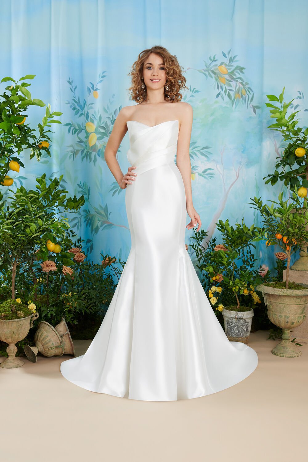 Abito da sposa Atelier Eme modello Magda minimal chic