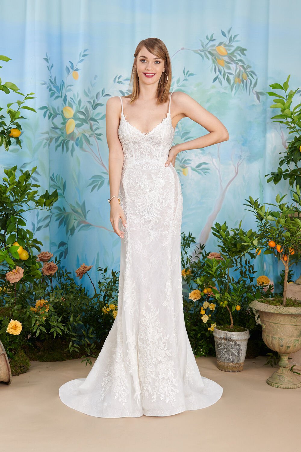 Abito da sposa a sirena in pizzo modello Ramia Atelier Eme
