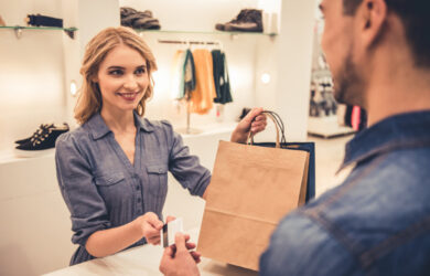Lavorare come commessa requisiti e opportunita