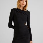 Abito Bershka con dettaglio cut out collezione invernale 2021 2022