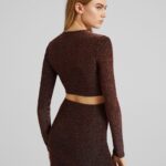 Dettaglio cut out sulla schiena abito Bershka