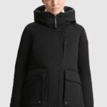Nuovo Parka donna Woolrich Yetna corto nero inverno 2022
