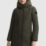 Parka femminile Woolrich modello Weoka collezione inverno 2022
