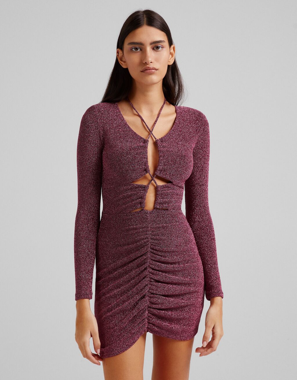 Vestito a maniche lunghe con drappeggio centrale
