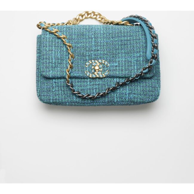 Chanel 19 in tessuto tweed primavera estate 2022 Chanel 19 in tessuto tweed primavera estate 2022