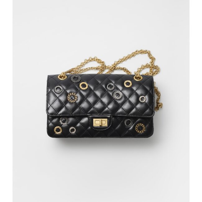 Nuova Borsa Chanel 2.55 con borchie Nuova Borsa Chanel 2.55 con borchie