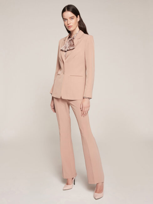 Nuovo Tailleur Motivi Catalogo Primavera Estate 2022 Nuovo Tailleur Motivi Catalogo Primavera Estate 2022