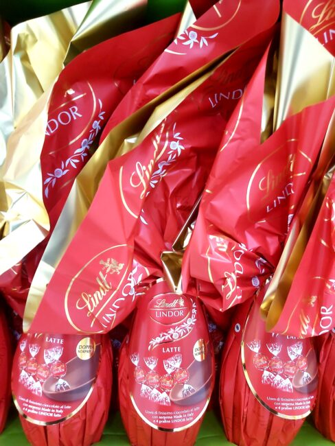 Uovo di Pasqua LINDOR rosso 2022 Uovo di Pasqua LINDOR rosso 2022
