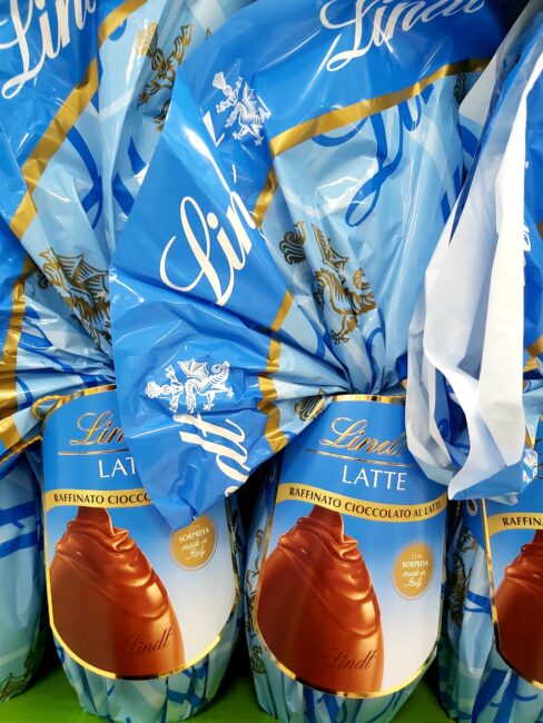 Uovo di Pasqua LINDT al latte Uovo di Pasqua LINDT al latte