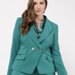 Blazer con bottoni dorati