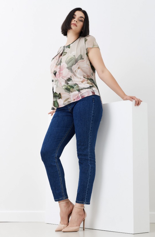 Jeans curvy Rinascimento collezione inverno 2022 2023