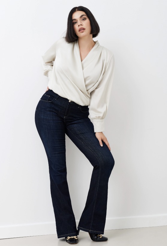 Jeans curvy bootcut Rinascimento collezione inverno 2023