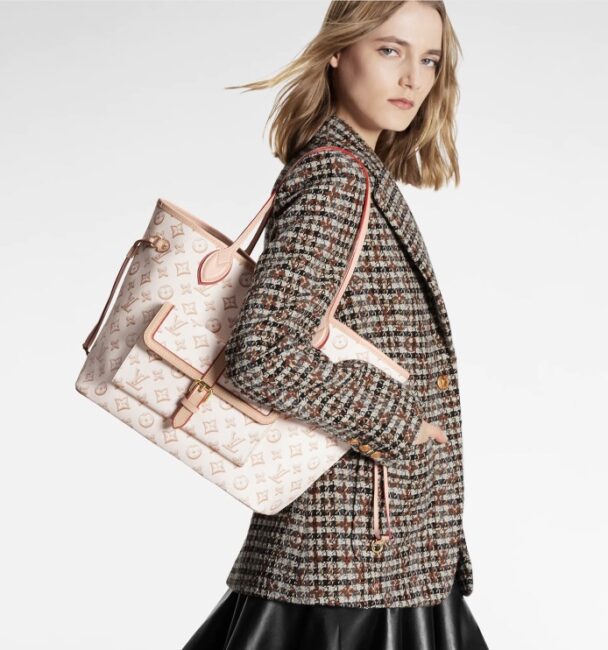 Nuova shopper Neverfull MM LV collezione inverno 2022 2023 Nuova shopper Neverfull MM LV collezione inverno 2022 2023