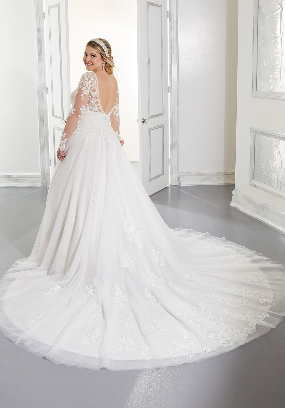 Abito con gonna da principessa in tulle 2023