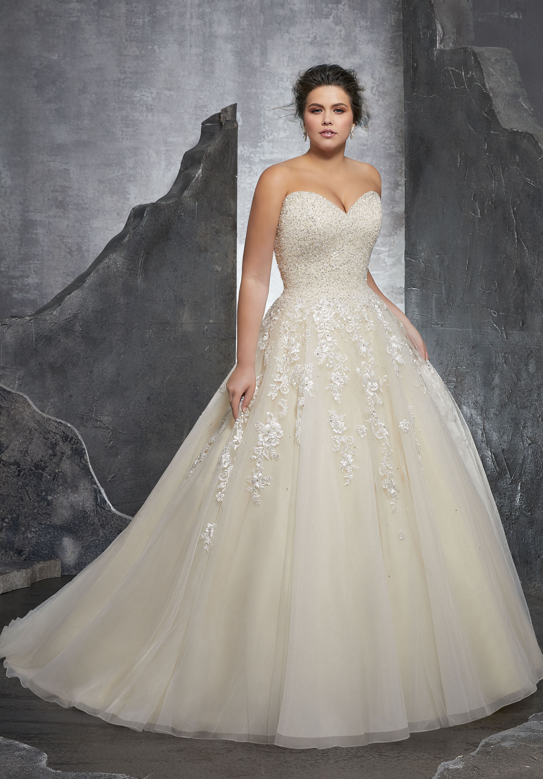 Abito da sposa 2023 plus size Morilee Kasmira