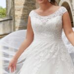 Corpetto con scollo a barchetta abito da sposa 2023 Morilee