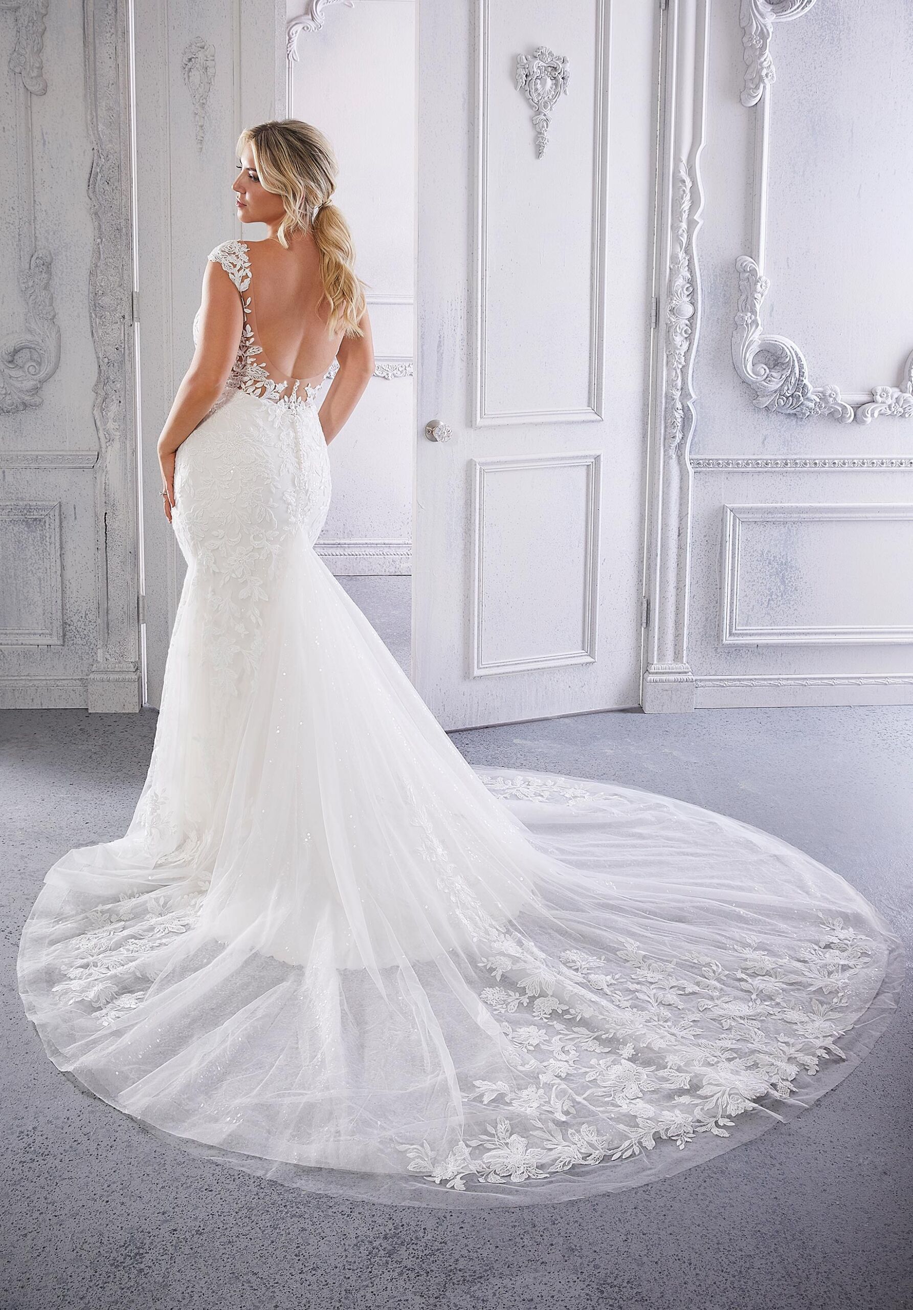 Retro abito da sposa Morilee con scollatura sulla schiena