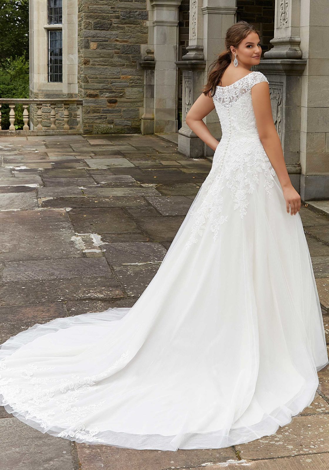 Strascico abito da sposa Morilee 2023