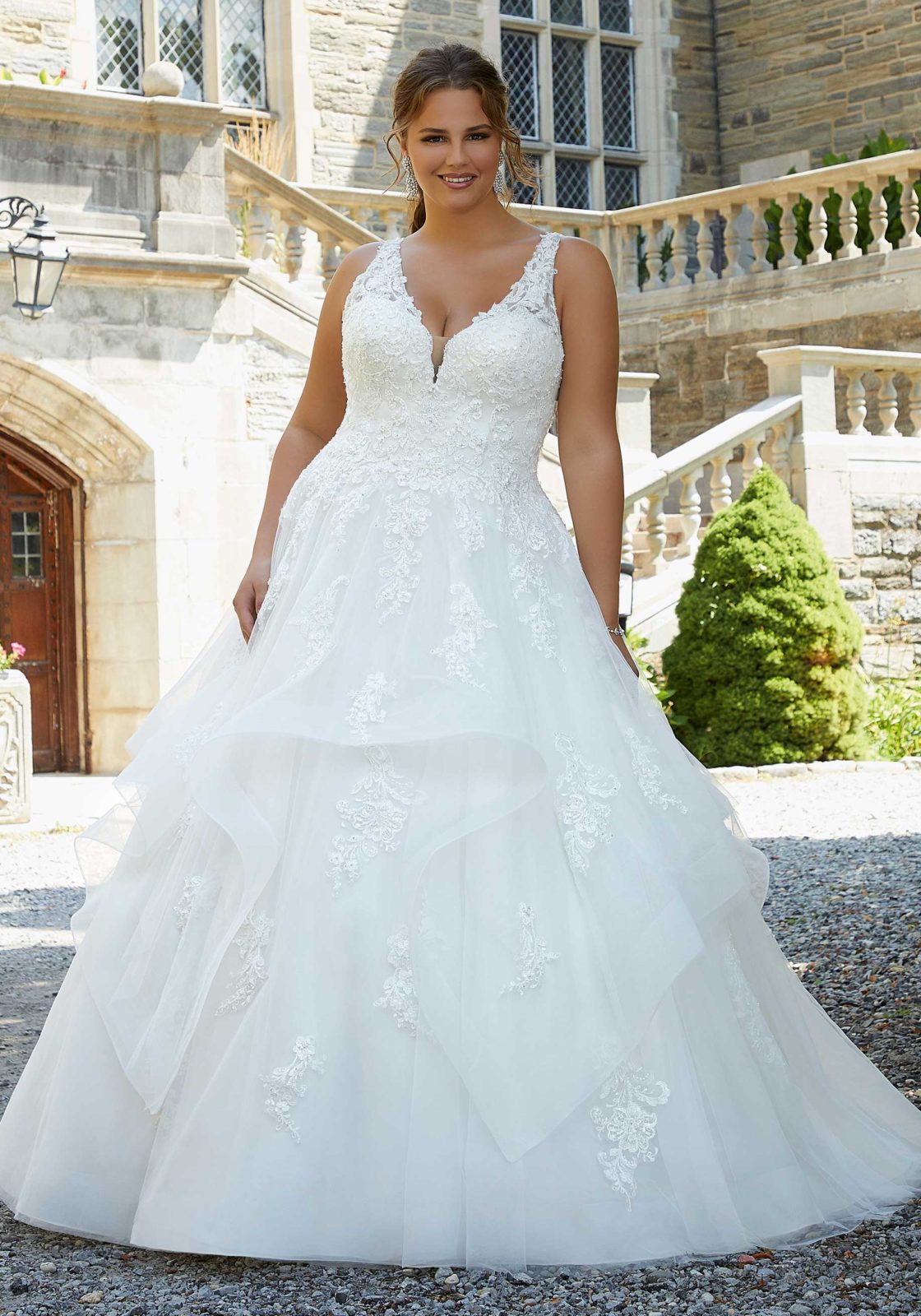Vestito da sposa 2023 curvy da principessa moderna Morilee
