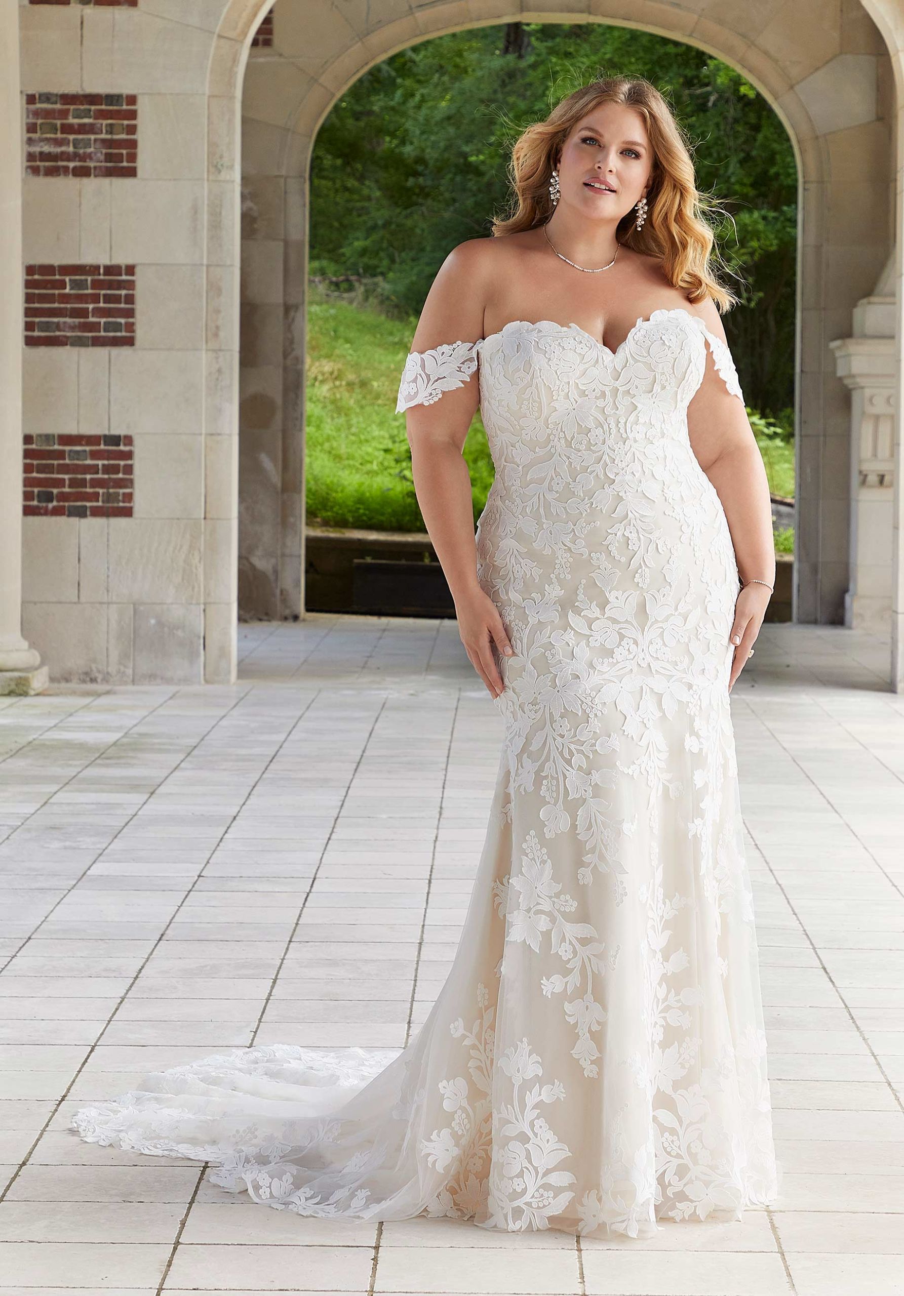 Vestito da sposa linea curvy Morilee modello a sirena