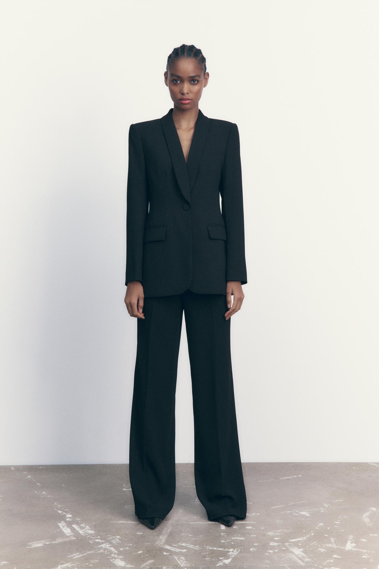 Elegante tailleur nero ZARA collezione 2023