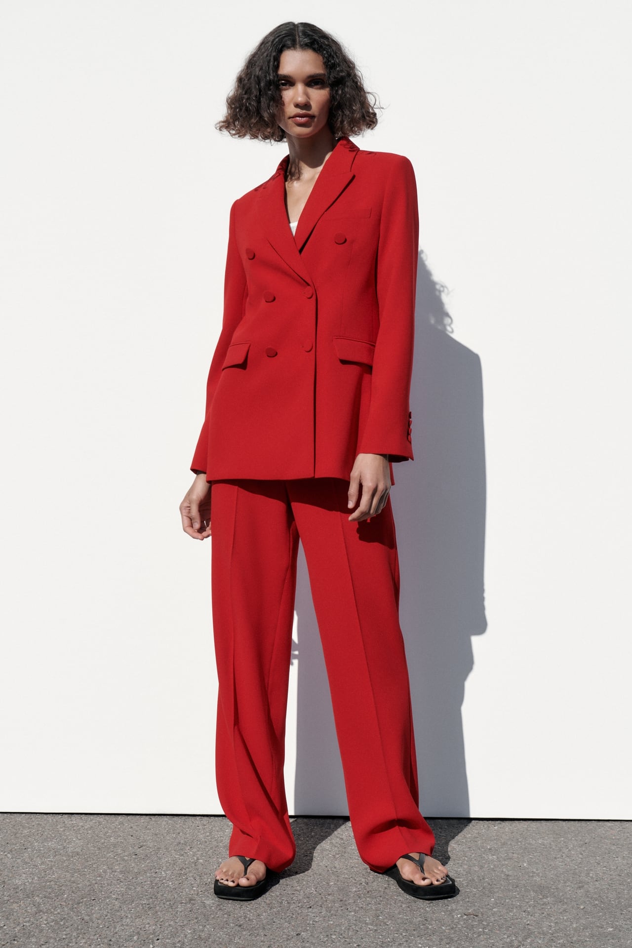 ZARA Tailleur rosso collezione primavera 2023